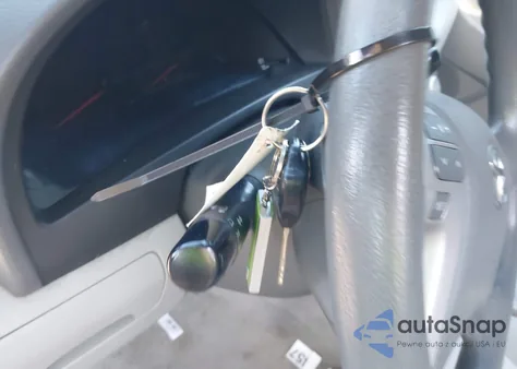 2010 Toyota Camry Le z USA, uszkodzony, nr VIN 4T1BF3EK9AU077362